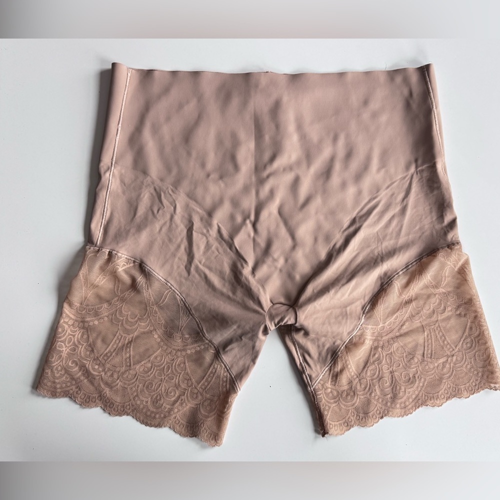 Soma Medium Shape Short With Lace Size XL